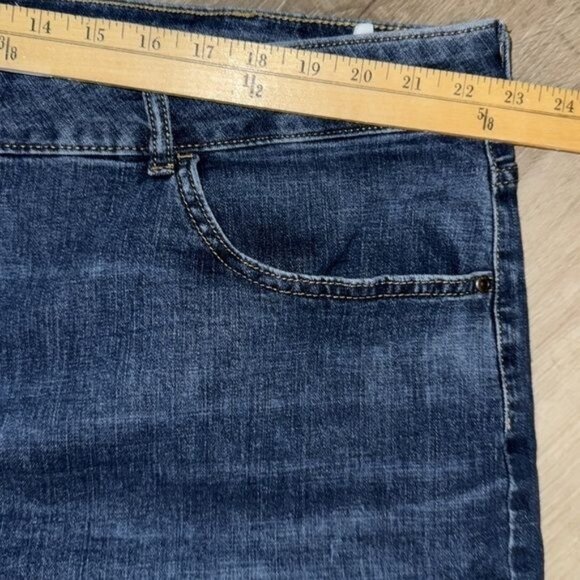 Lee Womens Bermuda Mid Rise Regular Fit Jean Shorts 26W - Picture 8 of 8